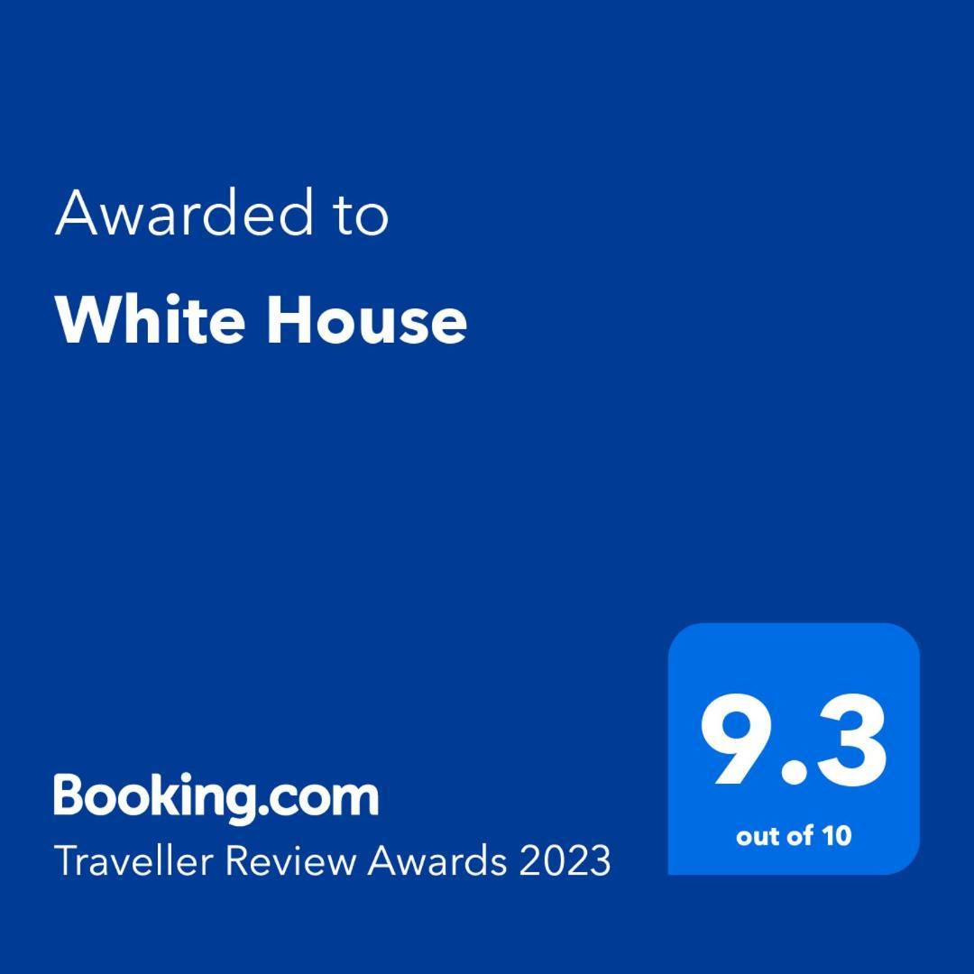 White House Apartment Parede Exterior photo